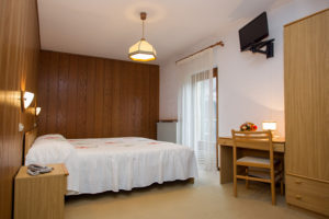Hotel-Ristorante-Sport-Sappada-Dolomiti-sapori-unici-a-sappada-9-300x200