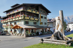 Hotel-Sport-Sappada-Dolomiti-Hotel-in-centro-a-Sappada-vicino-alle-piste-10-300x200